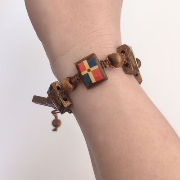 NWOT Brown Wood Beaded Catholic Cross Adjustable Slider Bracelet - Picture 2 of 7